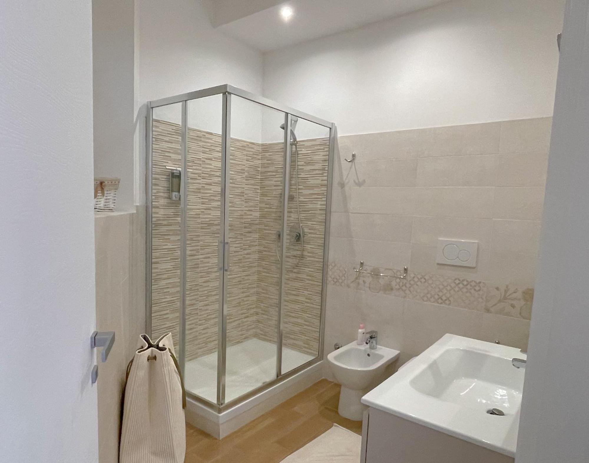 The Shabby House - Charming Seaside Retreat In Central Anzio, Steps From Beach And Train Station エクステリア 写真