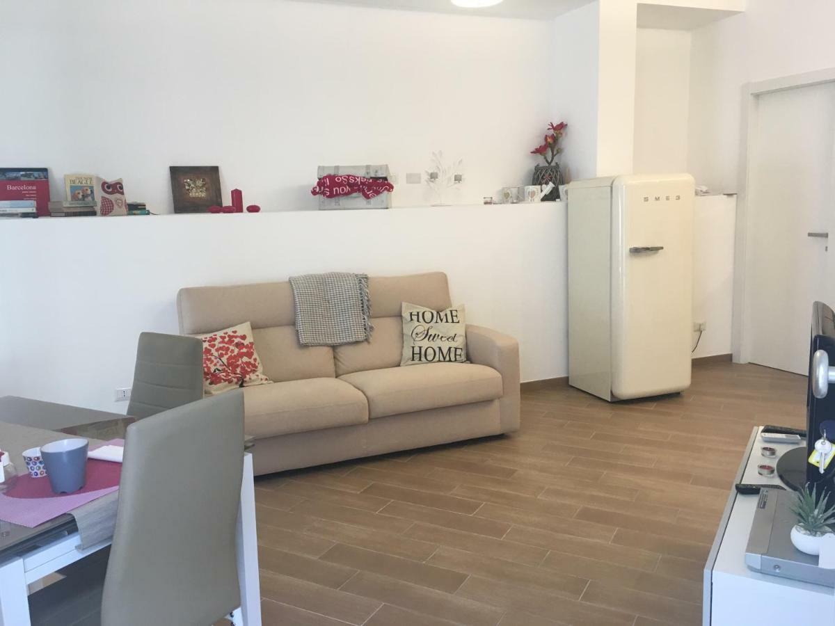 The Shabby House - Charming Seaside Retreat In Central Anzio, Steps From Beach And Train Station エクステリア 写真