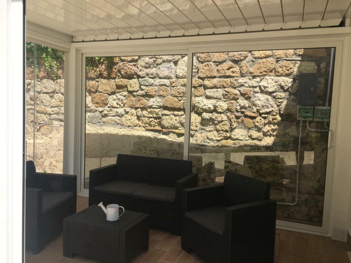 The Shabby House - Charming Seaside Retreat In Central Anzio, Steps From Beach And Train Station エクステリア 写真