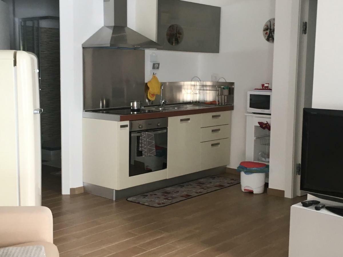 The Shabby House - Charming Seaside Retreat In Central Anzio, Steps From Beach And Train Station エクステリア 写真